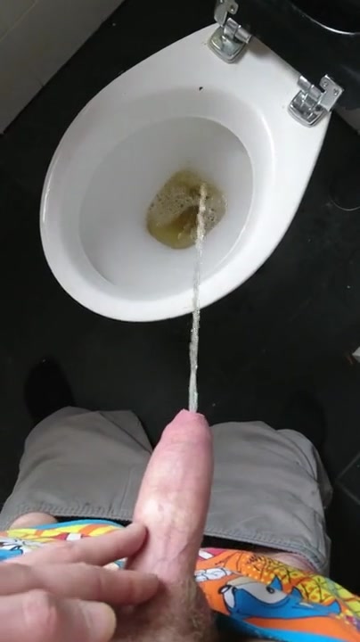 Cheesy dick pissing - video 2