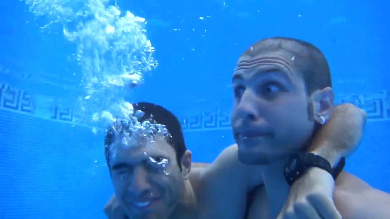 Underwater barefaced buddies - video 2