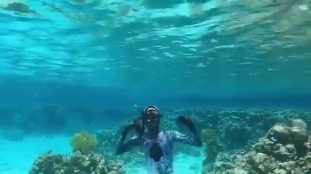 Beefy arab freediver and friends underwater