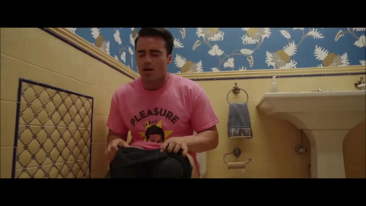 Toilet diarrhea scene movie - ThisVid.com