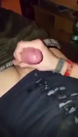 Cumming teen squirts his juice on shirt
