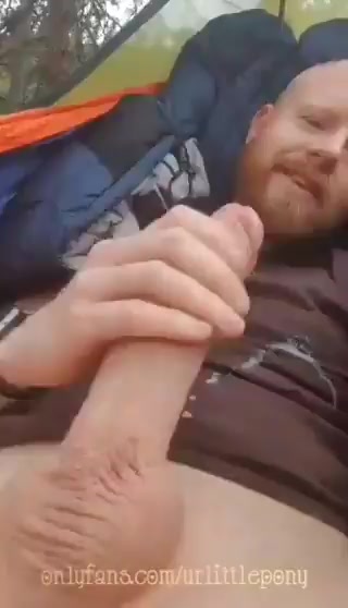 Thick cumshot from ginger dude