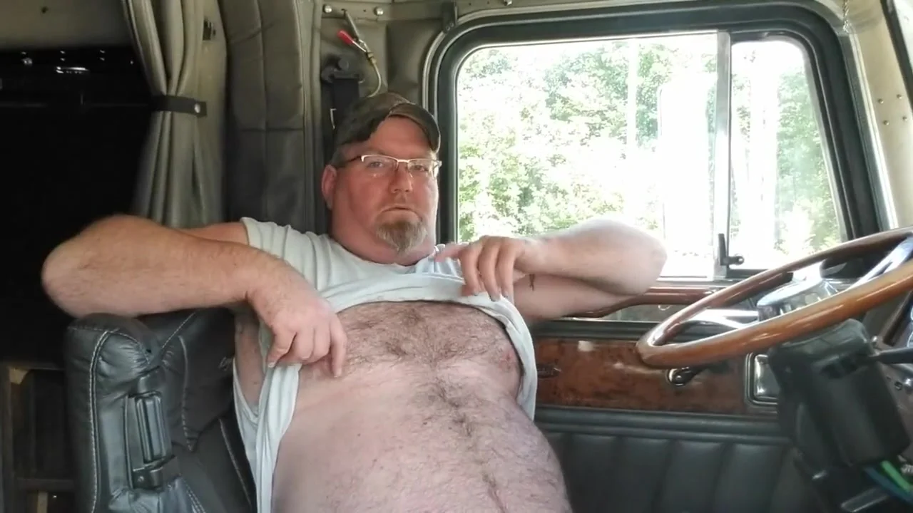 Gay Trucker has to jack off - ThisVid.com