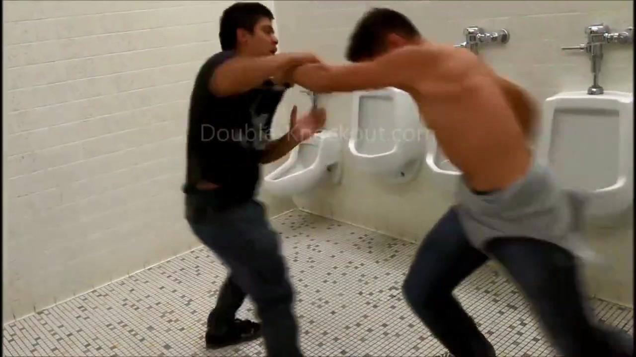 Teens real fight Muscular vs Small