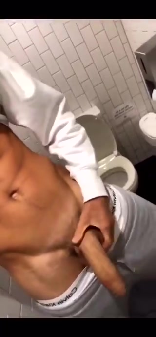 320px x 690px - Selfie: Teasing Abs and Big Dick on Cam - ThisVid.com