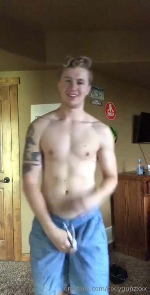 CODY STROKE AND CUM WITH HIS BIG DICK  2