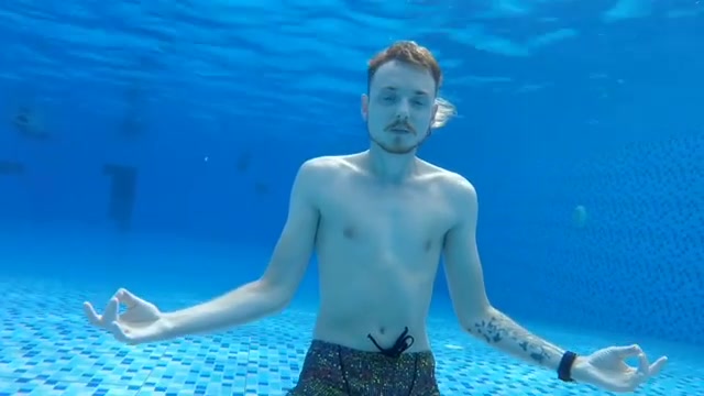 Underwater barefaced yoga breathold