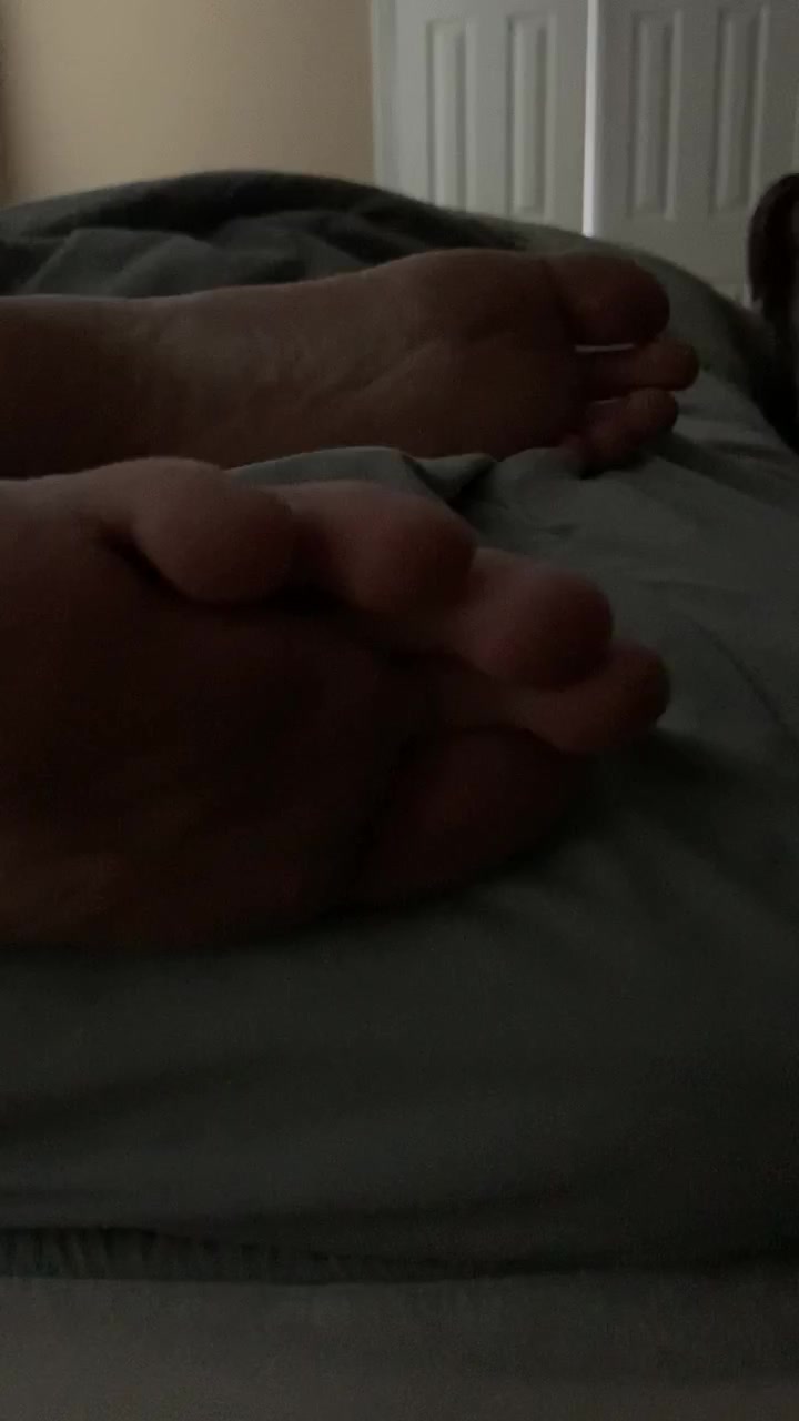 Sleeping straight feet - video 2