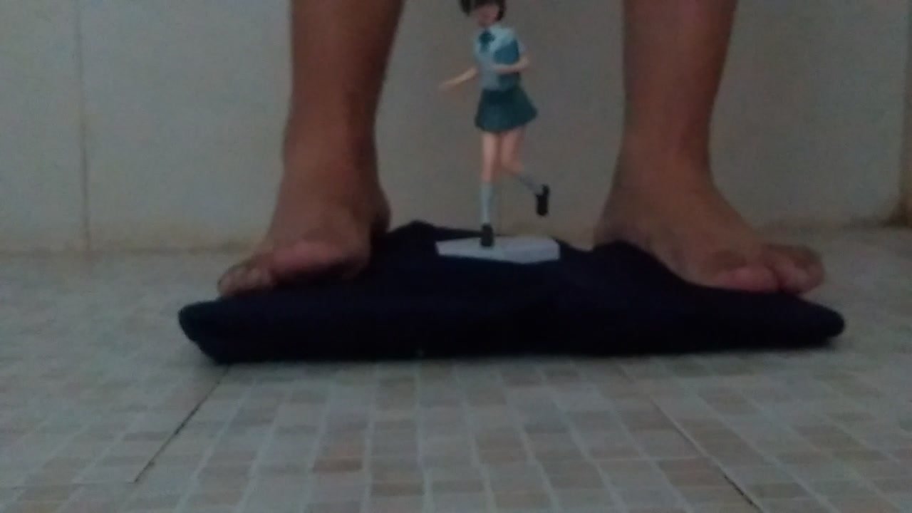 Crush barefoot anime figure schoolgirl)