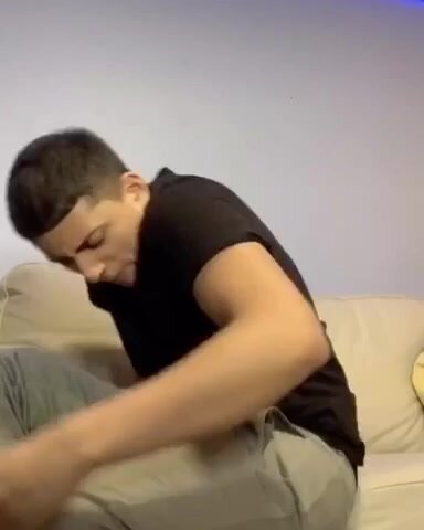 Hot straight guy accidentally poops pants - ThisVid.com