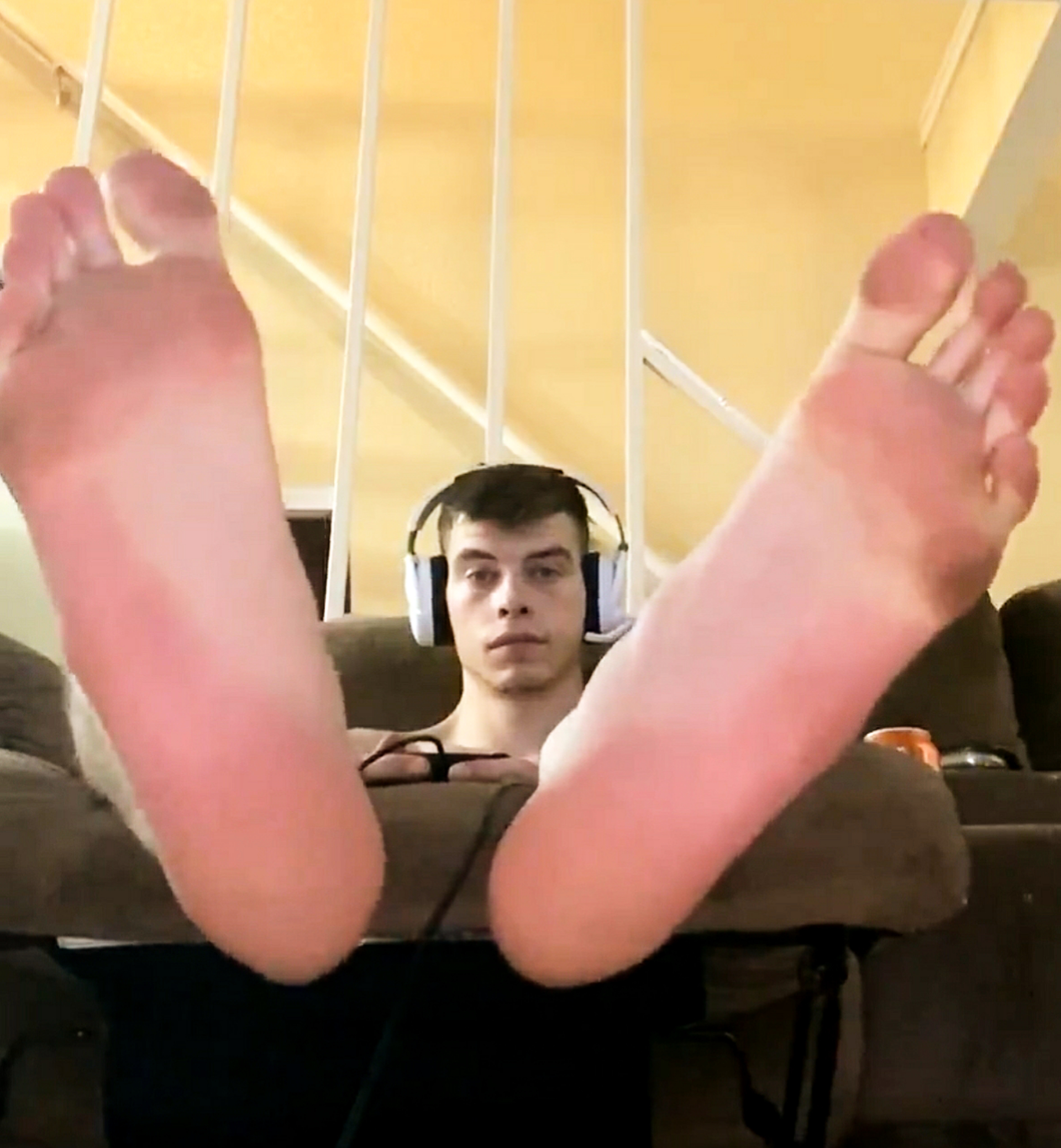 Barefoot Gay Lovers - Feet Lover: SIZE 18 FEET TALL GUY LONG SOLES! - ThisVid.com