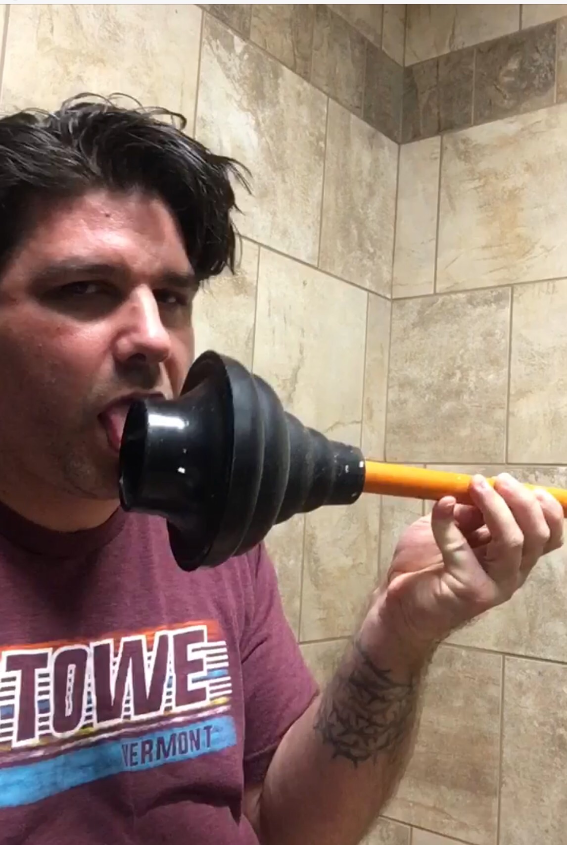 Toilet plunger clean up