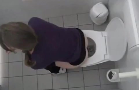 Girl pooping in public toilet - video 6