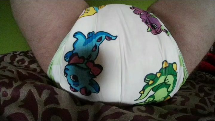 Wet and messy diaper - video 8