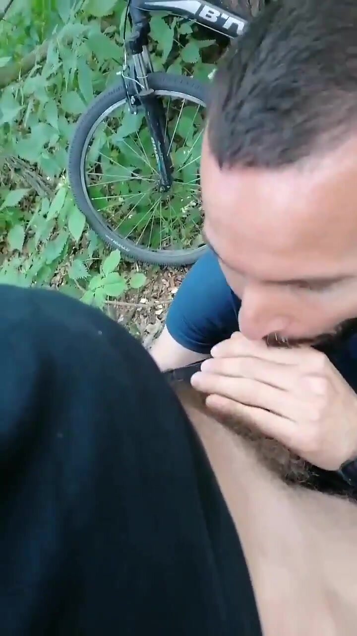 Cum Swallow: Bike ride break for tasty cum - ThisVid.com