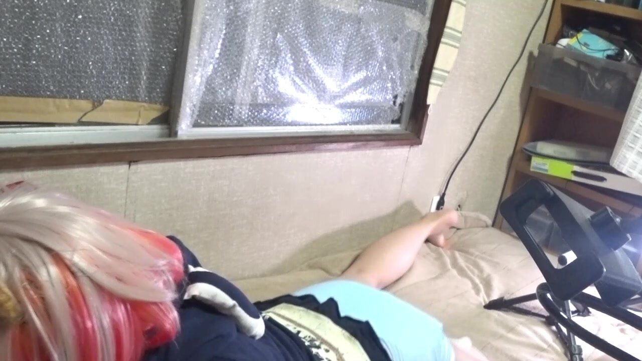 Masturbate on the floor in the futon after shitting in a diaper