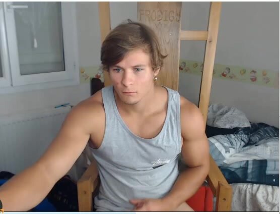 BIG FRENCH SEXY MUSCLE BOY 3