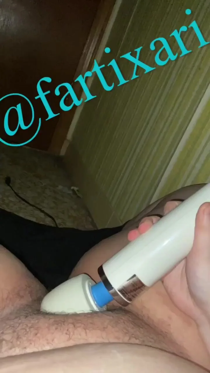 Sexy bbw farts while masturbating - ThisVid.com