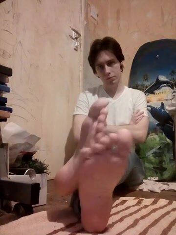 Hot Twink Shows His Soles