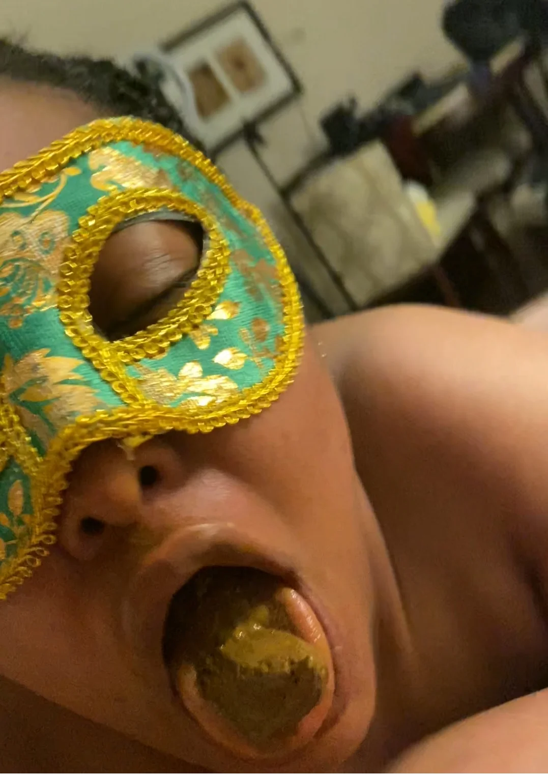 Slave munches on multiple mouthfuls from my ass - ThisVid.com