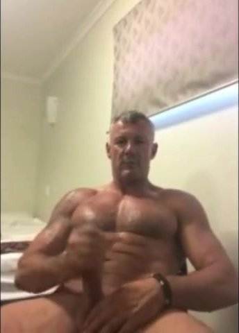Hot muscle daddy releases load