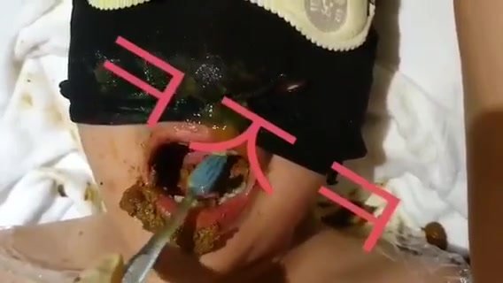 Korean scat Mouth full of  beauty's shit with rice, brush teeth with shit