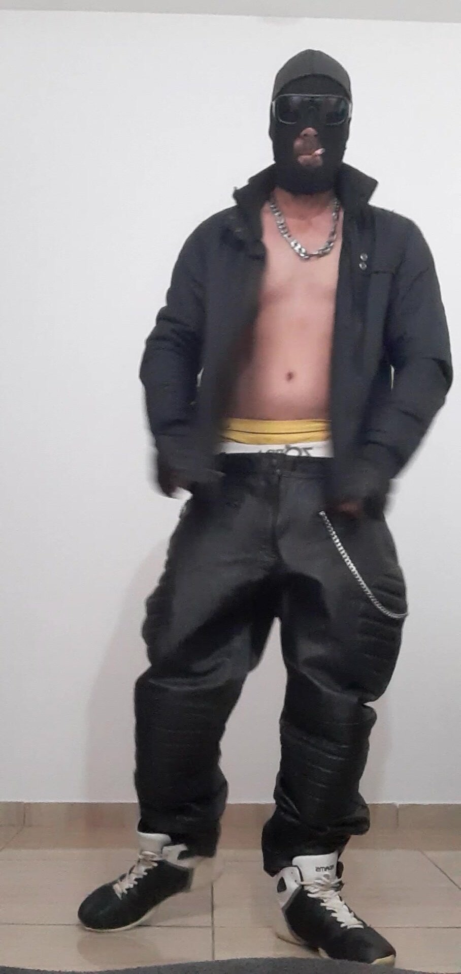 Leather saggers  boy and smoking-video  3