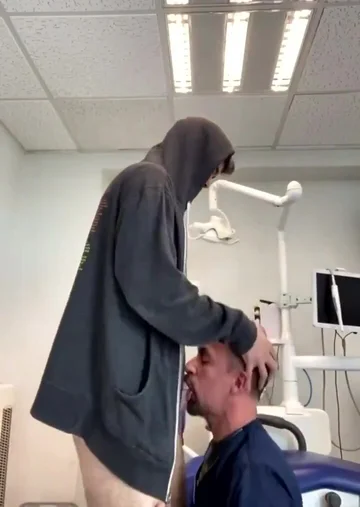 Dentist pig blows his horny patient - ThisVid.com