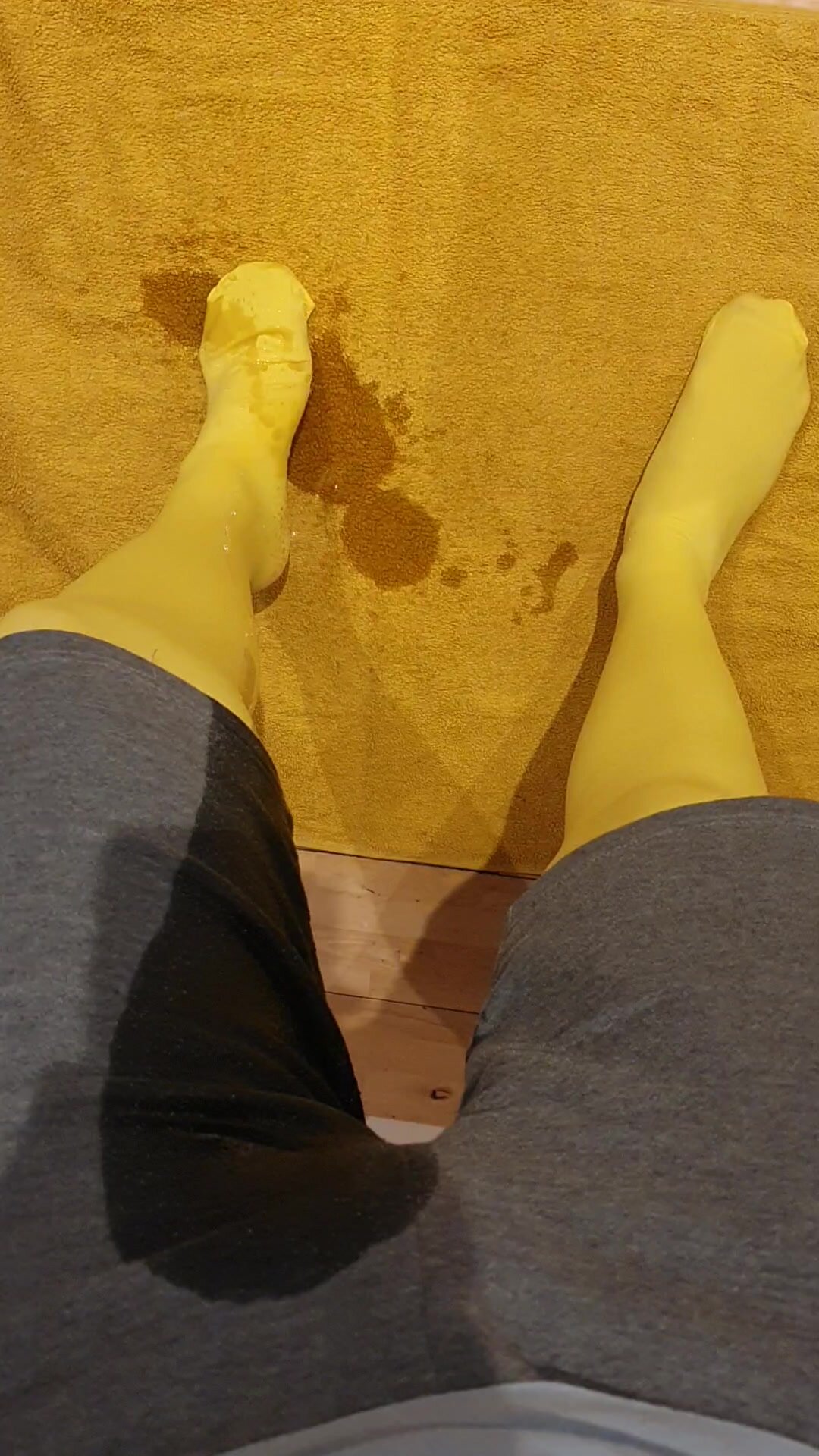 Wetting my shorts and yellow tights