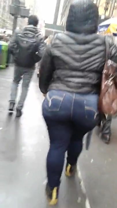 Sexy Thick big booty ebony ass in tight jeans