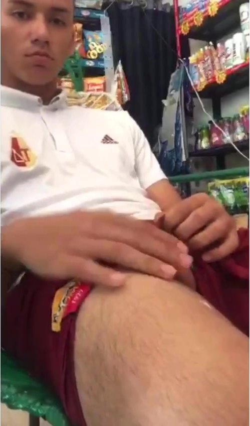 Hot Guy Cum shot in the face