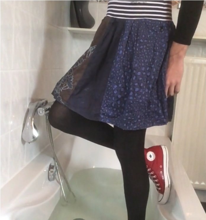 Wetlook - Girl in dress and chucks taking a bath
