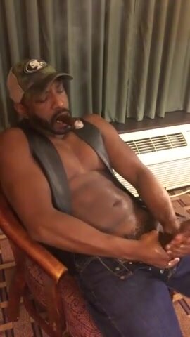 A Mature Black Thick Dick Man Jerks off