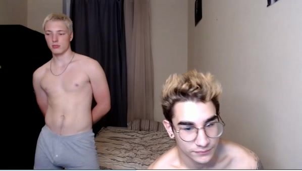 CUTE GAY RUSSIAN COUPLE ON CAM 3