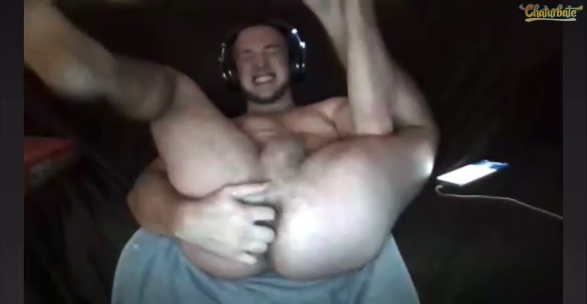 Hot cammer fingering his  hole