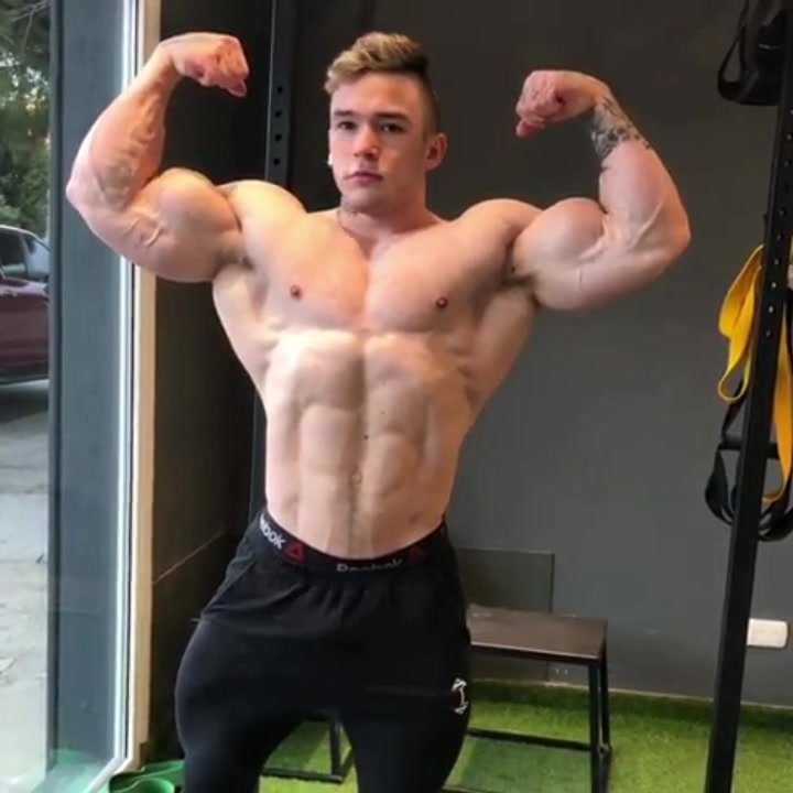 Big Super Hot Young Bodybuilder With Huge Biceps 1