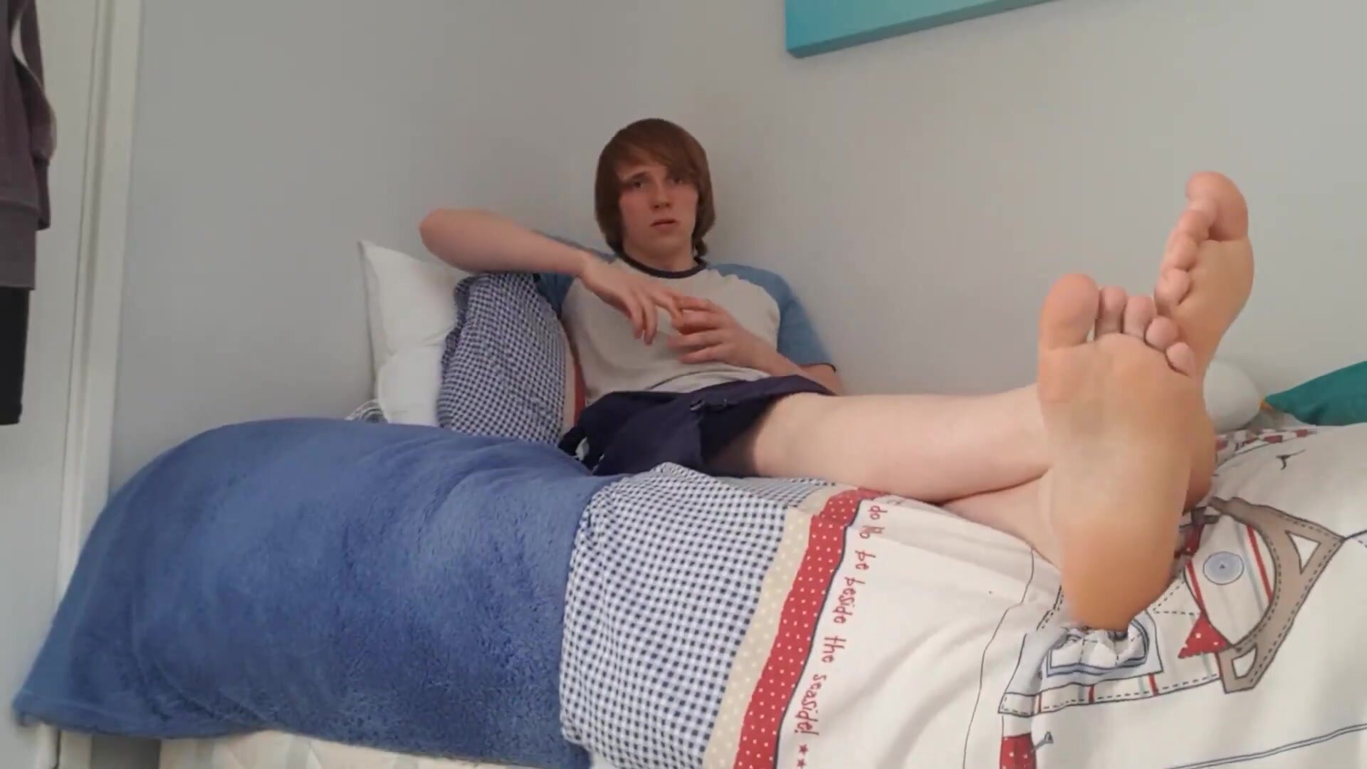 Twink Shows and Worships His Feet