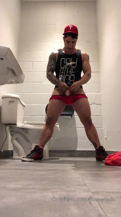 HOT GAY PIERRE STROKE AND CUM IN TOILET