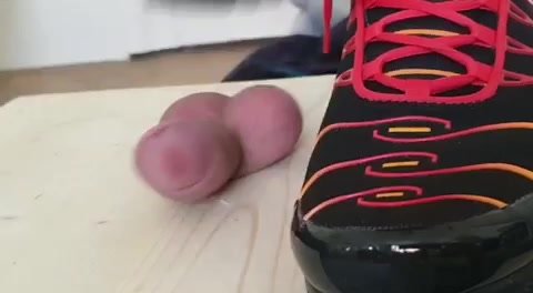 Ballbusting - video 81