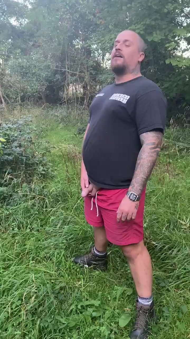 filiming a chubby friend pissing