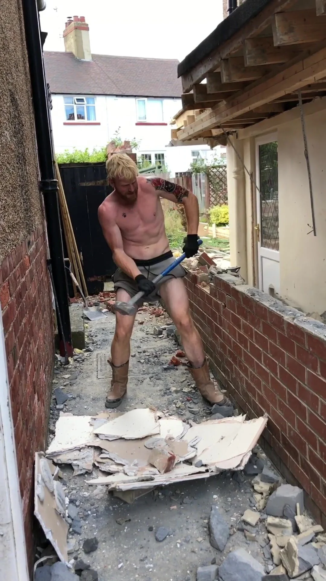 STRAIGHT GINGER MEN AT WORK CUM - ThisVid.com