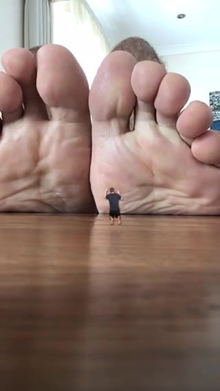 Tiny foot slave