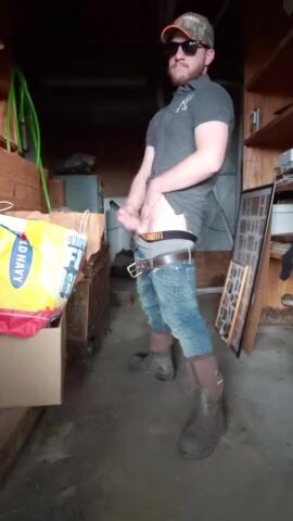 Daddy in boots jerks off in the shed