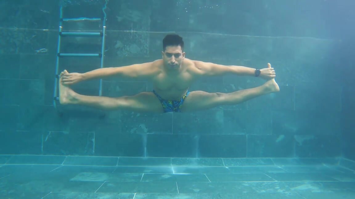 Underwater barefaced yoga hottie