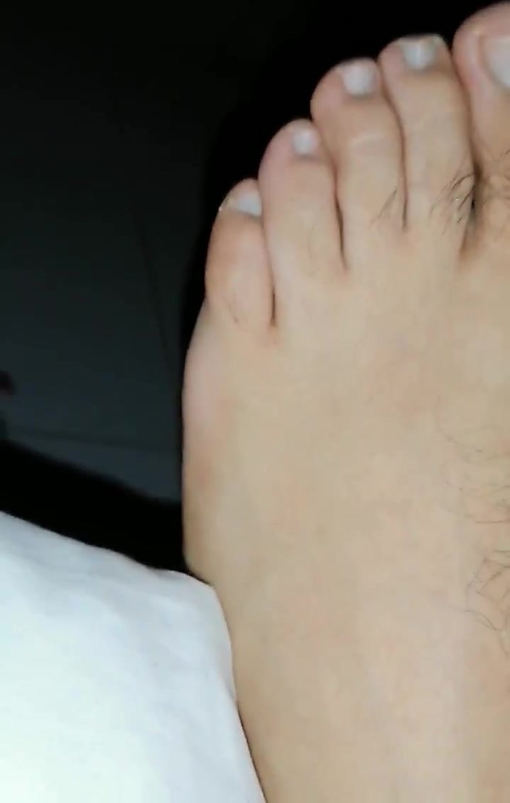 Sleeping feet - video 33