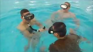 Underwater barefaced buddybreathing - video 2