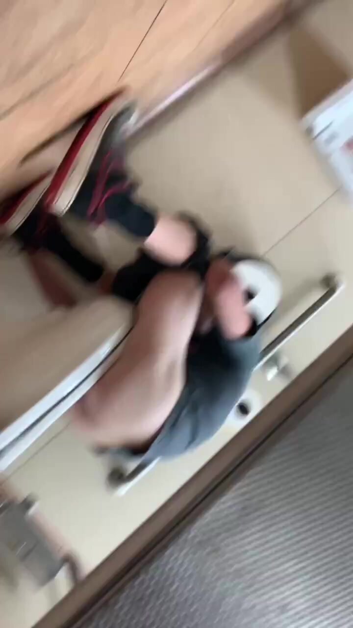 Drunk guy on toilet - video 2