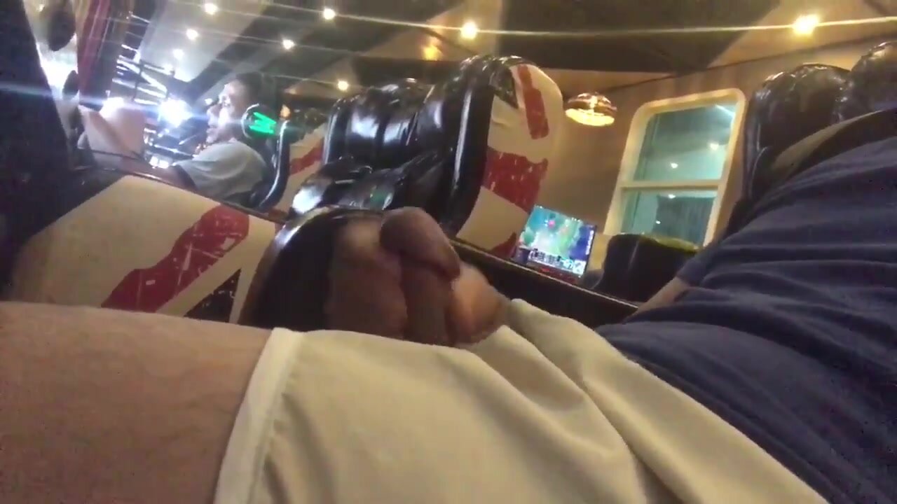 Horny gamer nuts a load in arcade