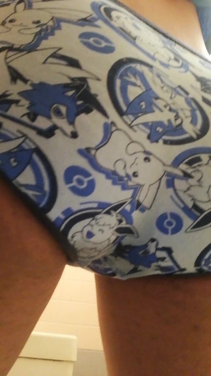 Pooping my cartoon undies