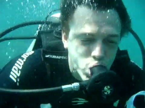 Underwater barefaced scubadivers